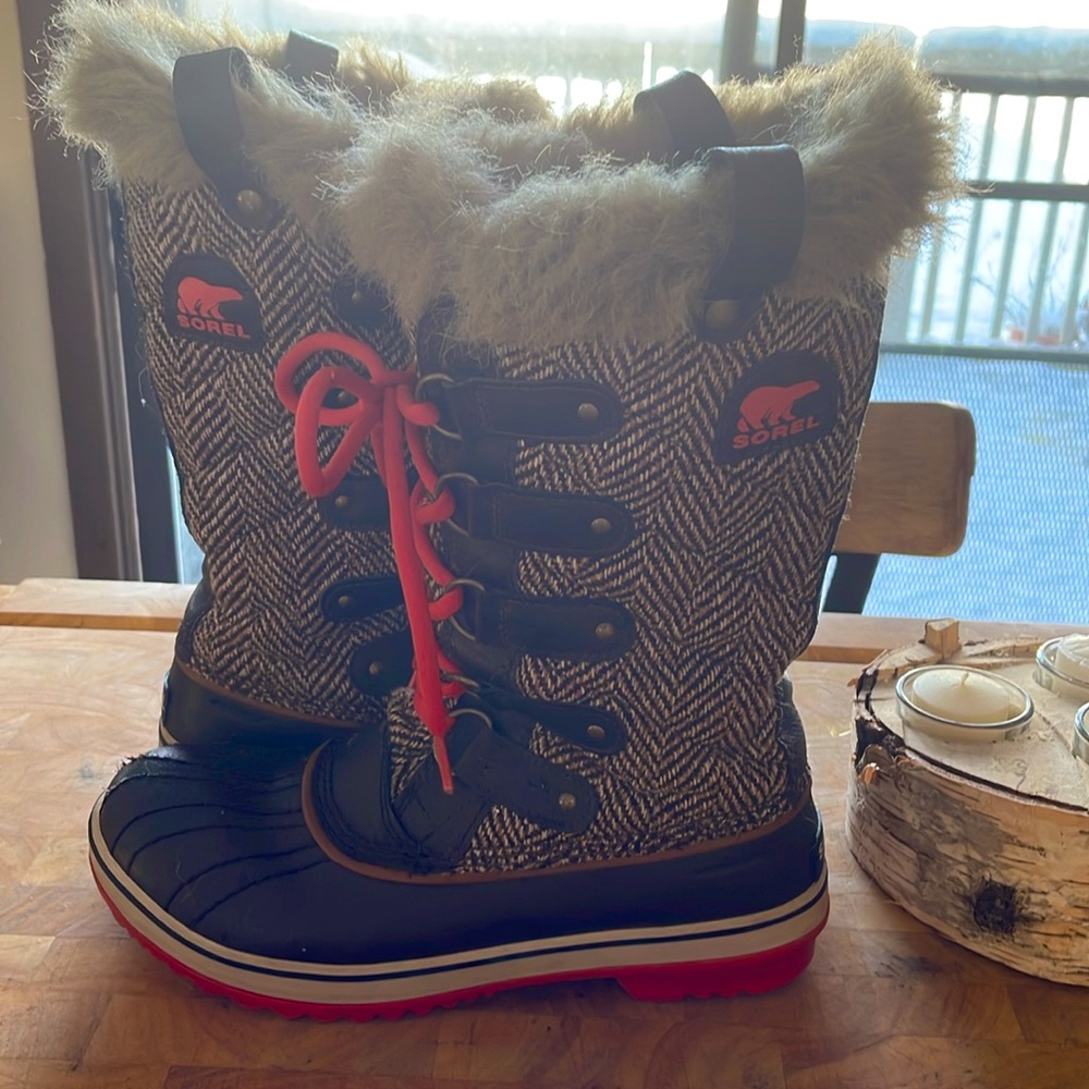 Sorel Boots- Women’s Sz 8- Great Condition